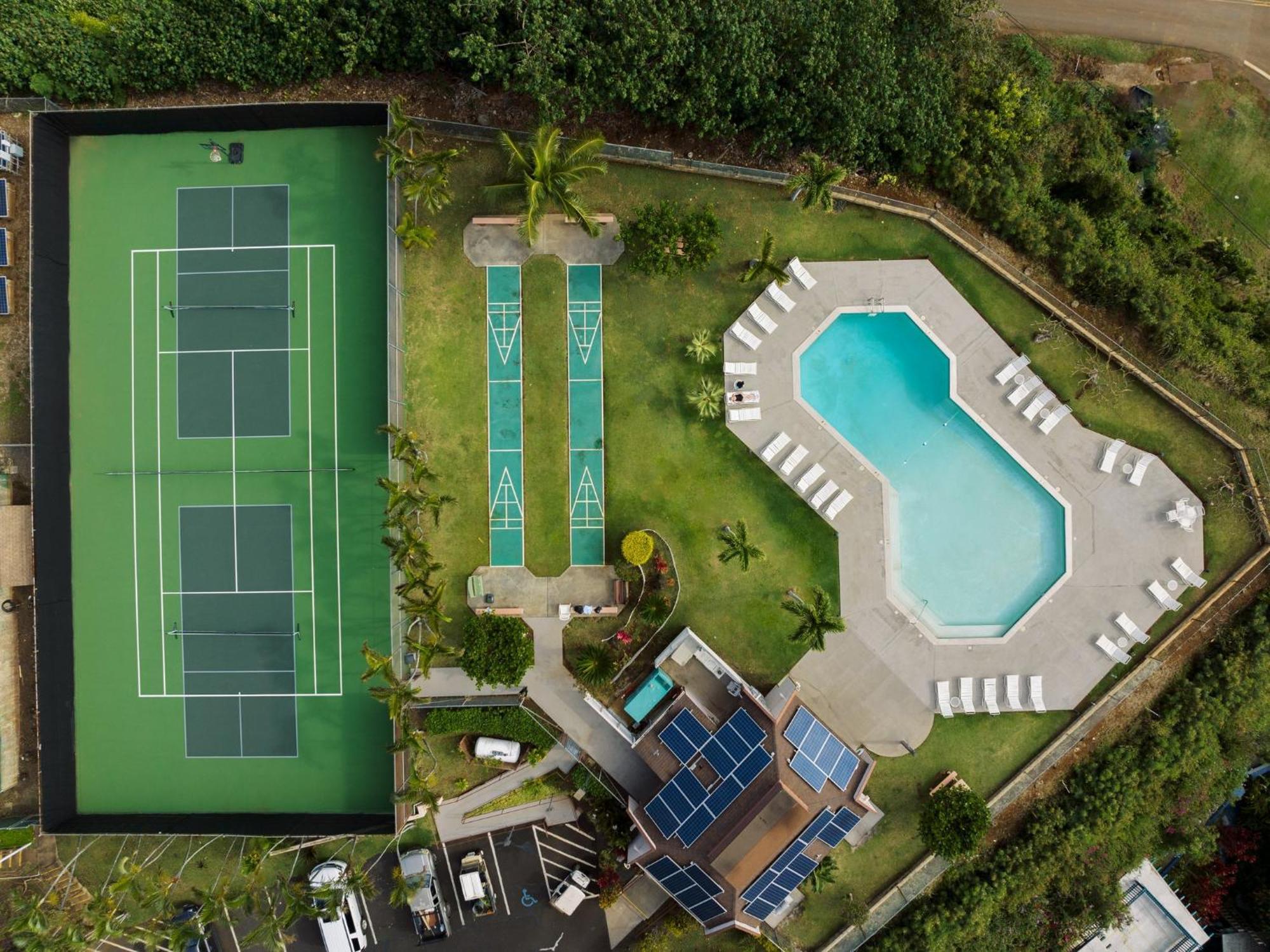 Banyan Harbor Resort Lihue Exterior photo