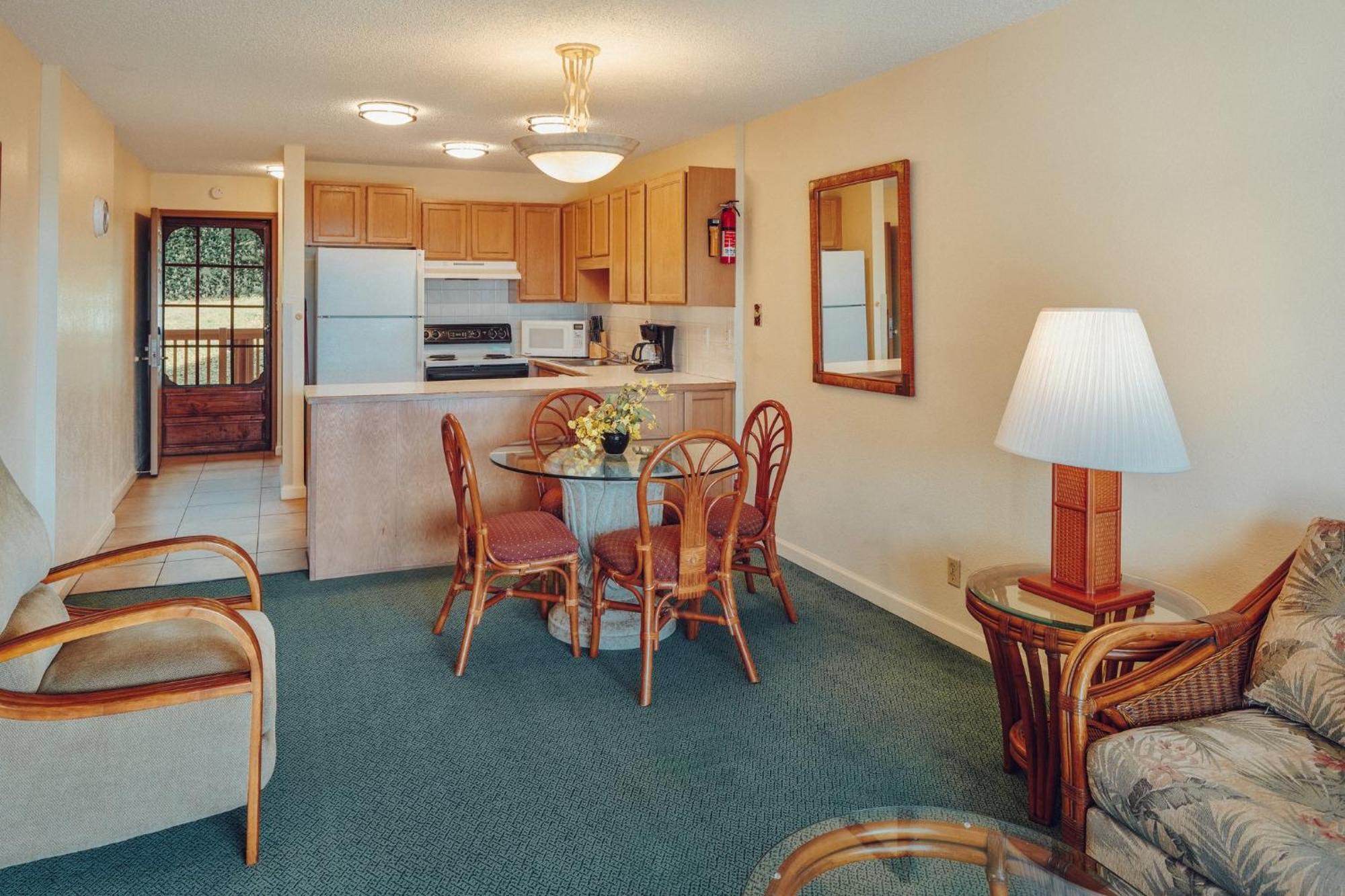 Banyan Harbor Resort Lihue Exterior photo