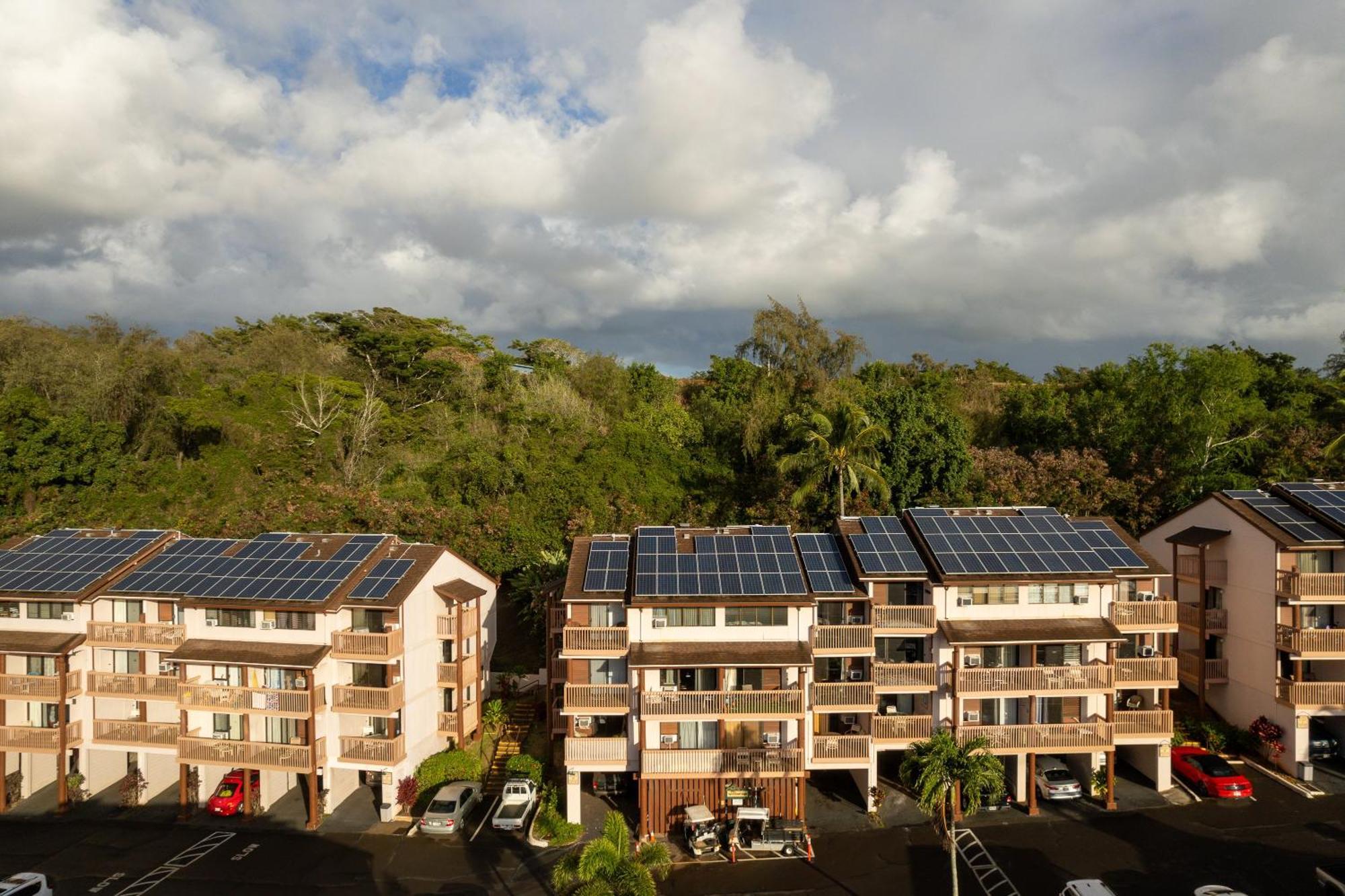 Banyan Harbor Resort Lihue Exterior photo
