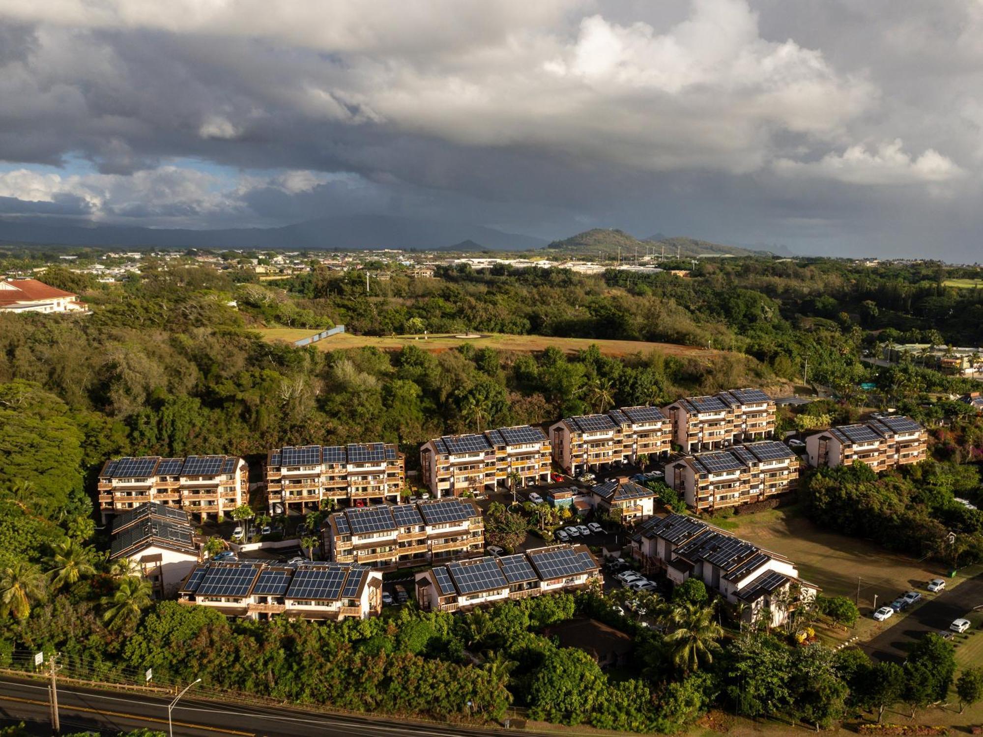 Banyan Harbor Resort Lihue Exterior photo