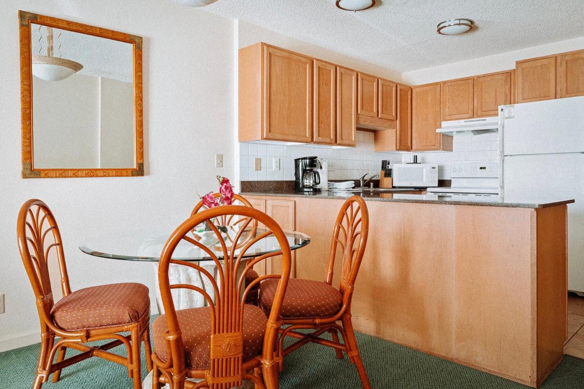 Banyan Harbor Resort Lihue Exterior photo